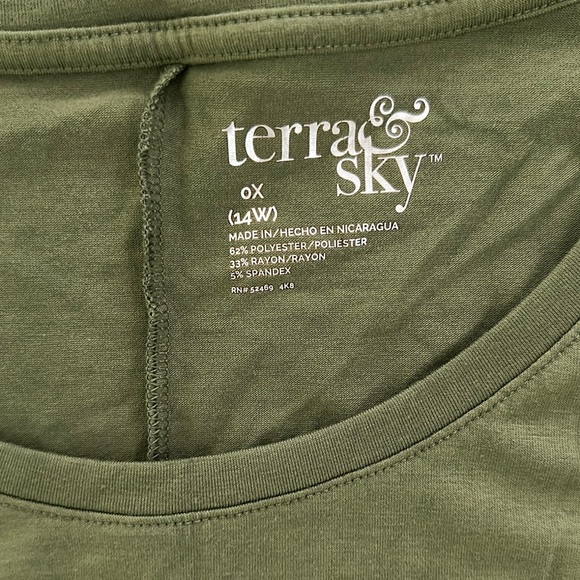 Terra & Sky Green Boxy Sleeveless Tank Top - Picture 2 of 6